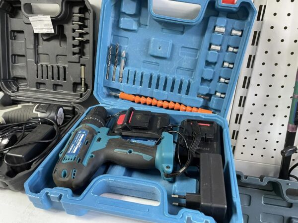 Шуруповерт Makita